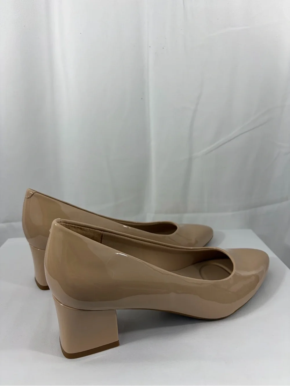 NWT Easy Spirit Women’s Size 7.5 Nude Patent Block Heel Pumps